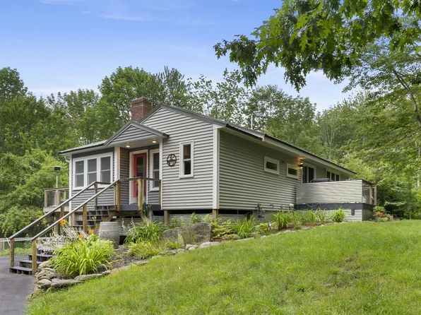 41 Middle Road, Cumberland, ME 04021