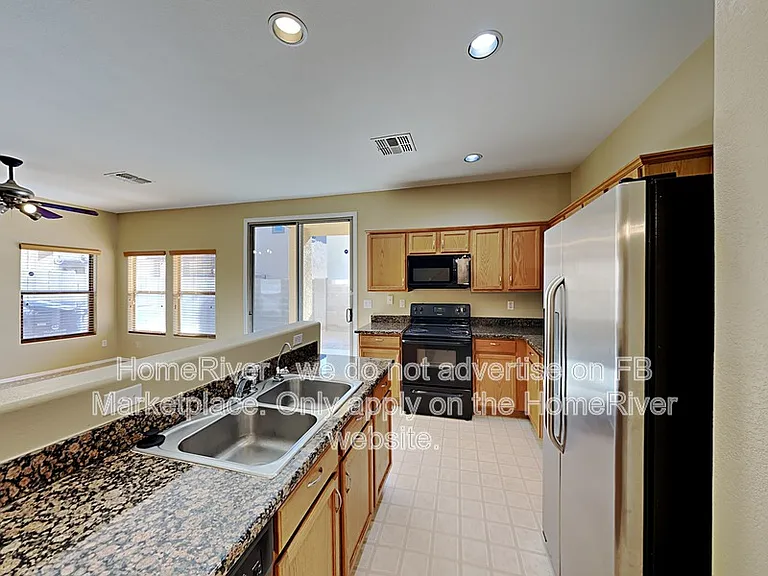 6435 W Sophie Ln — Photo 6