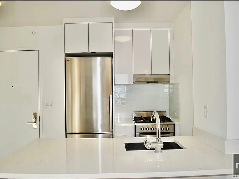 2740 21st St #3B — Photo 1