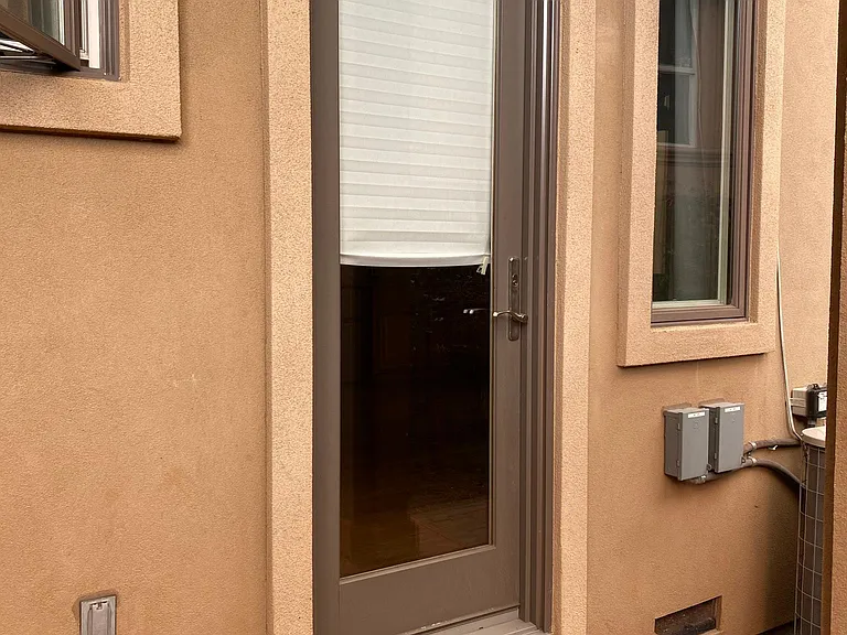 135 Carmelita Dr — Photo 2