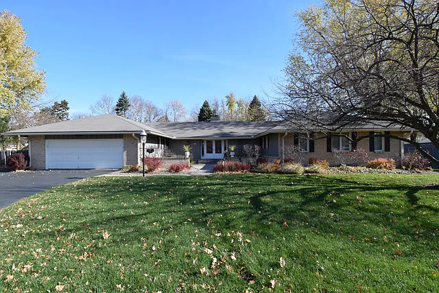 1861 Kensington Ct photo 1