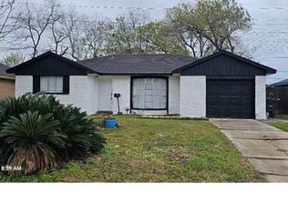8914 Amblewood Dr, Houston, TX 77099