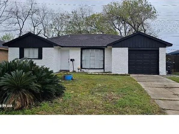 8914 Amblewood Dr, Houston, TX 77099