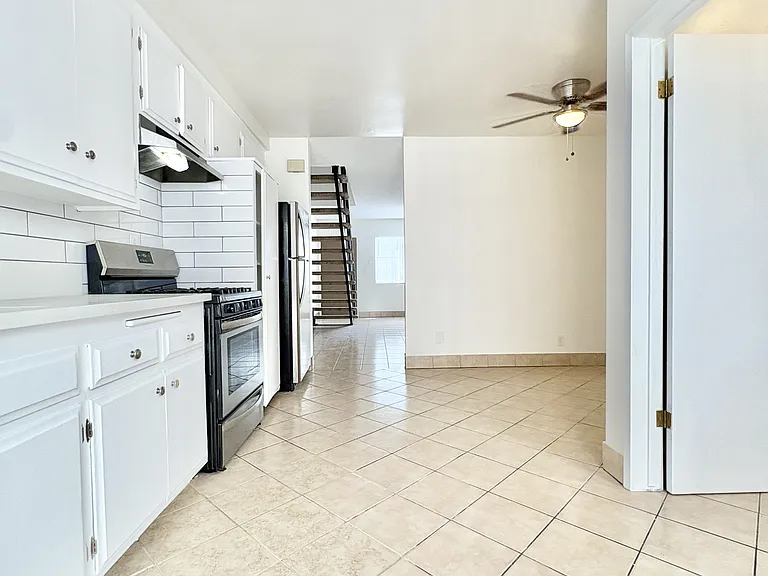 647 Olive Ave — Photo 5
