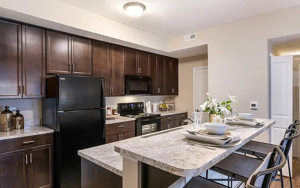 1st image of 1805 Mill Pointe Rd #1860W201