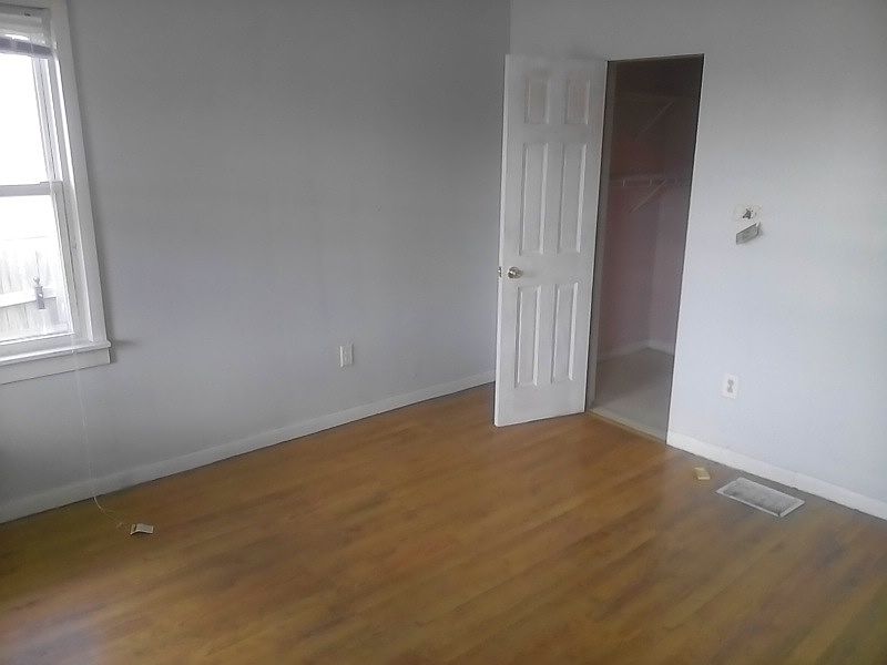 2nd image of 279 Raymond St APT 1