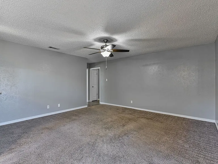 1307 Linda Spur — Photo 9
