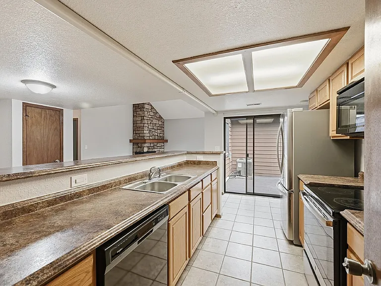 6170 Willow Ln — Photo 17