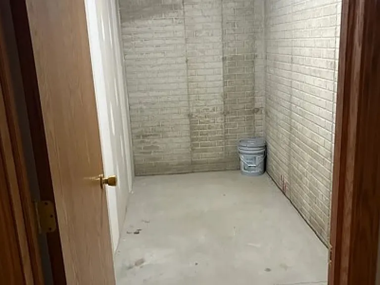 816 Mary Ct — Photo 27