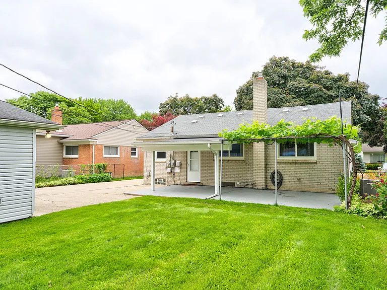 4708 Woodland Ave — Photo 27