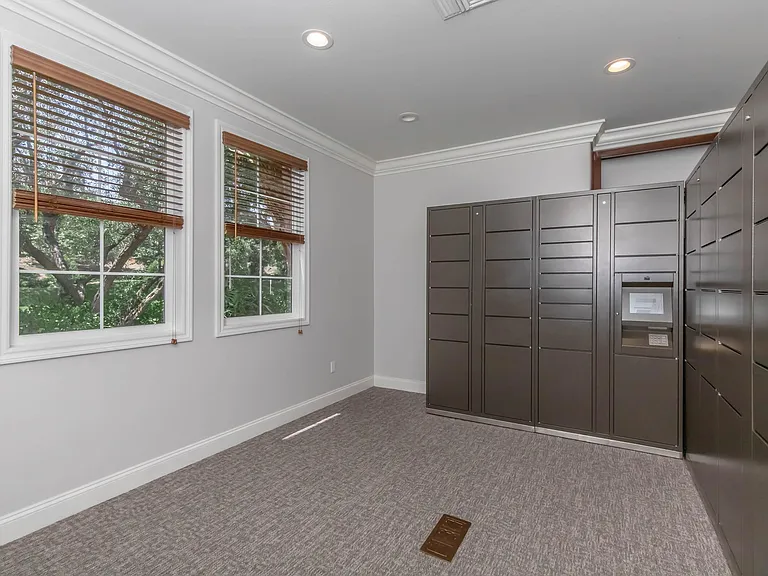 Laurel Vista Apartment Homes — Photo 12