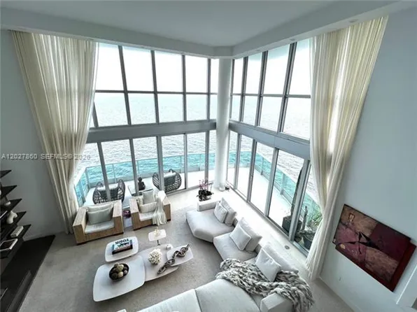 1331 Brickell Bay Dr, Miami, FL