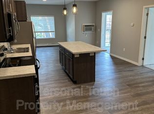 600 8th St S APT 202, Moorhead, MN 56560