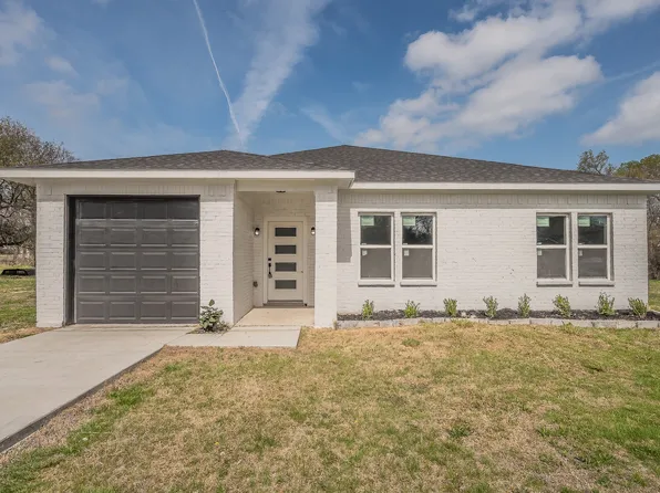 3934 Lee St, Greenville, TX 75401