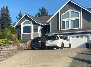 790 Fairview Loop, Cottage Grove, OR 97424