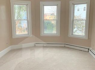 21 Oak St #2, Somerville, MA 02143
