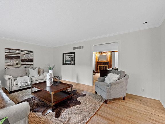 4th image of 1735 Claymont Estates Dr