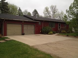 602 6th St SW, Forman, ND 58032