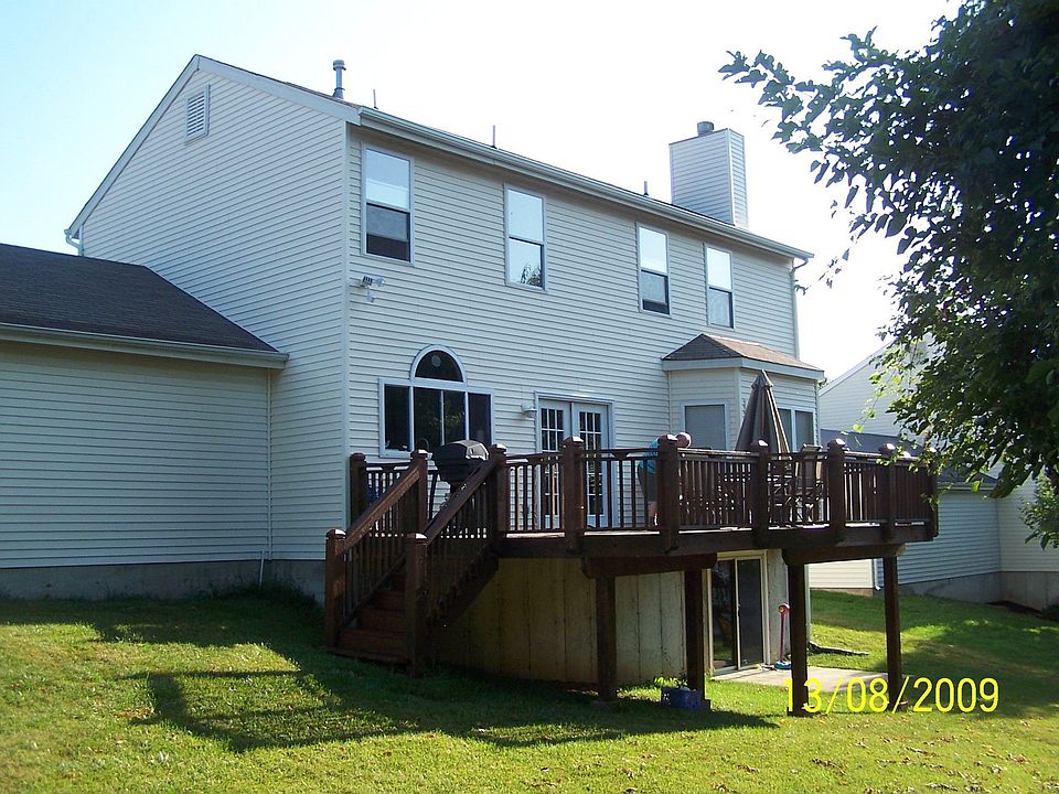 2nd image of 110 Lucerne Crossing Ct