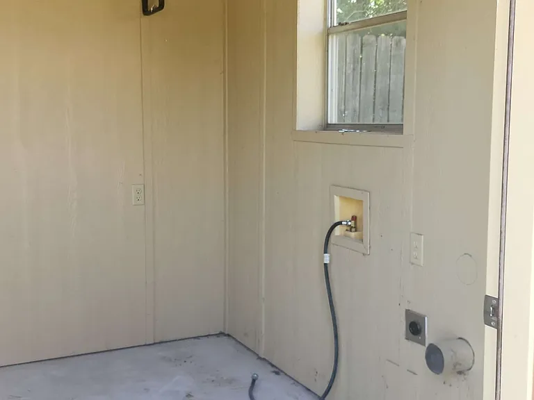 10 Washer-Dryer Shed_11182025