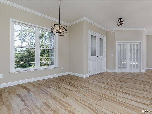 4th image of 2462 W Axelwood Dr