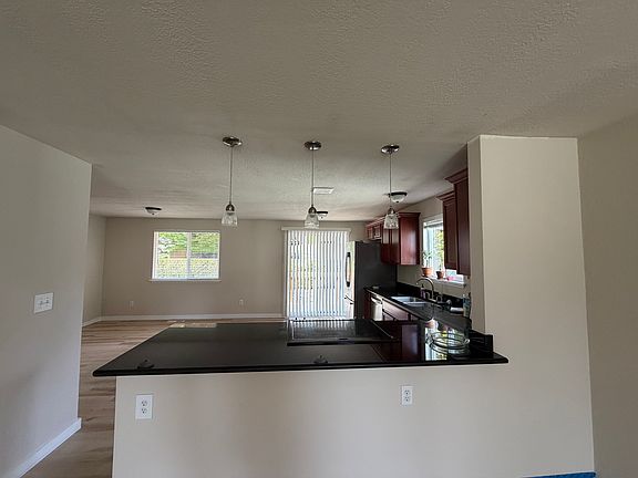5th image of 3102 59th Ave NE