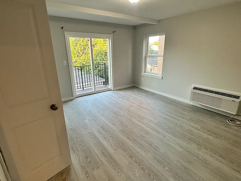 290 Gregory Ave #2 — Photo 5