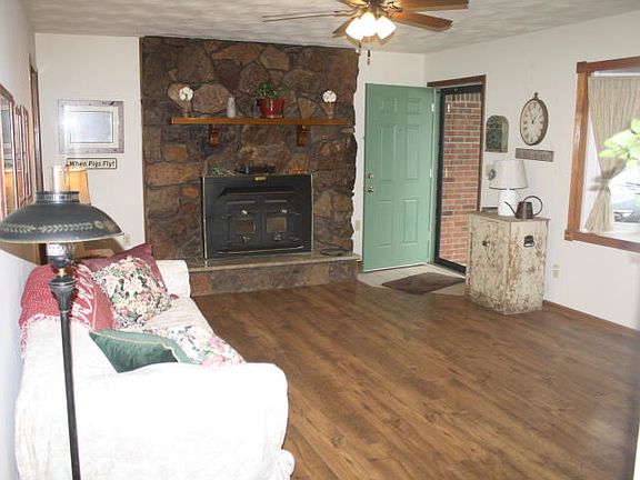 2nd image of 1340 E Bonaire Dr