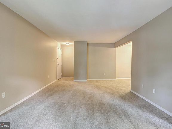 4th image of 8709 Hayshed Ln Unit 34