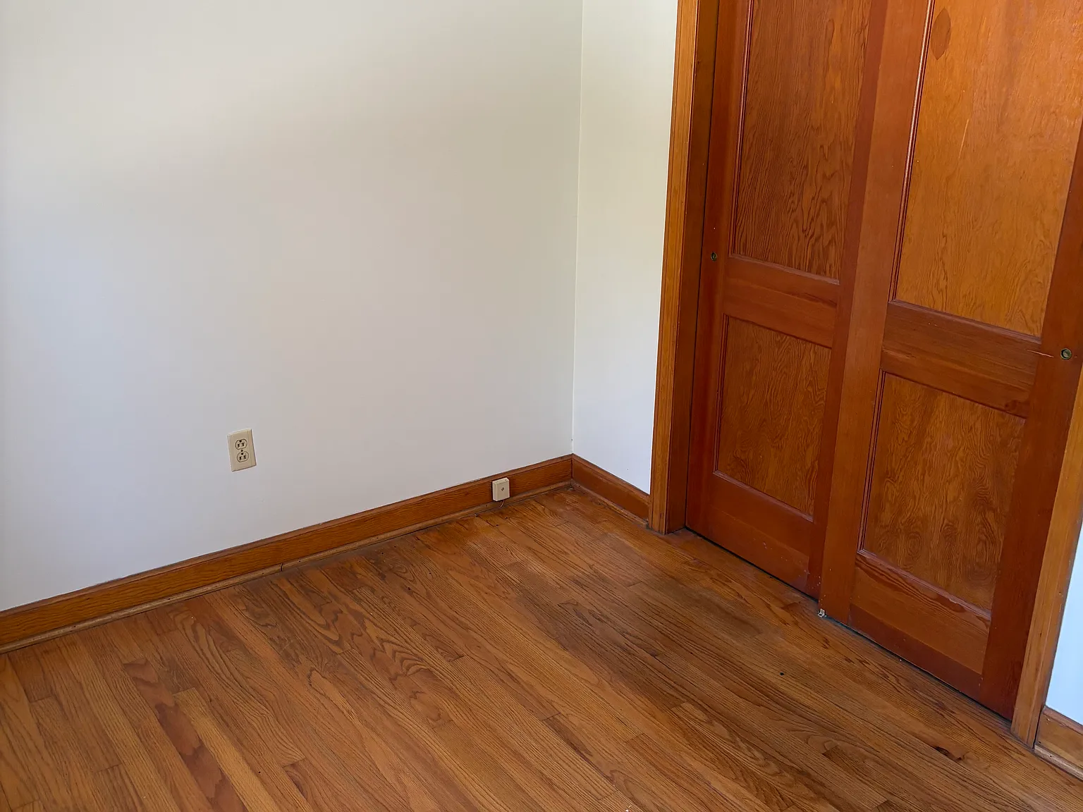 3 bed, 1000 sqft, $1,500 — Photo 2