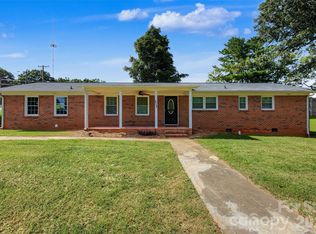 517 N Carolina Ave, Statesville, NC 28677