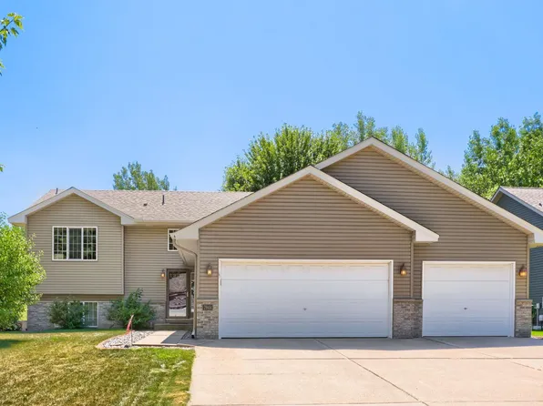 7944 Highland Dr, Lino Lakes, MN 55014