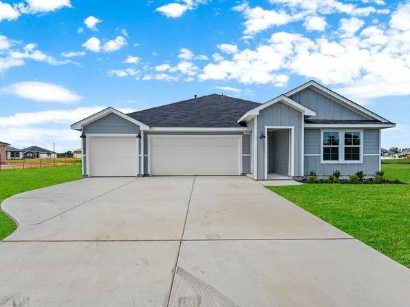 156 Great Northern Dr, Cedar Creek, TX 78612
