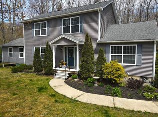 10 Beechwood Ln, Lincolnville, ME 04849