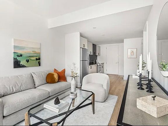 4th image of 2128 Ocean Ave #305
