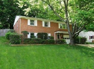 4725 Springbrook Dr, Annandale, VA 22003