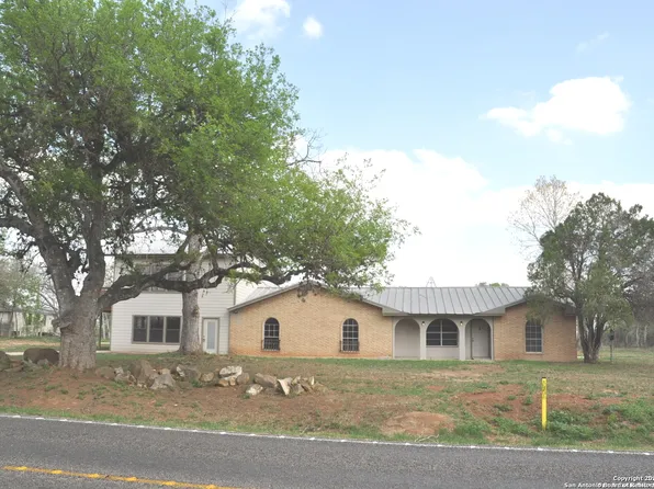 19950 FM 463, Devine, TX 78016