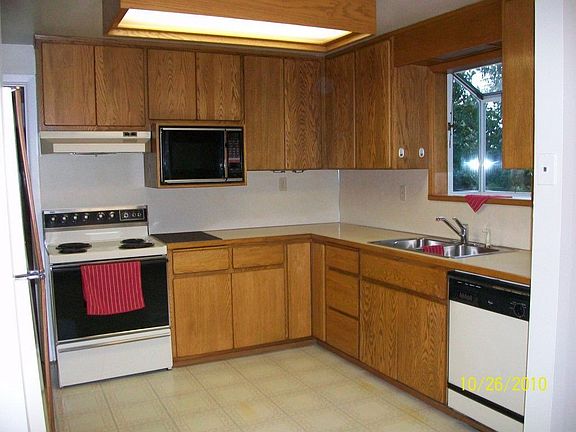 2nd image of 4456 S 170th St