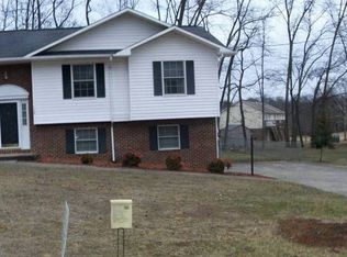 139 Valley Crest Dr, Mt Carmel, TN 37645