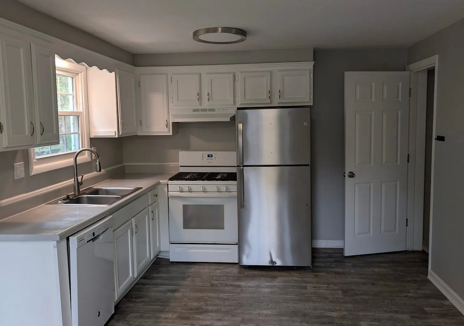 North Hills, North Park, Allison Park - 2 Bedroom Duplex! — Photo 1