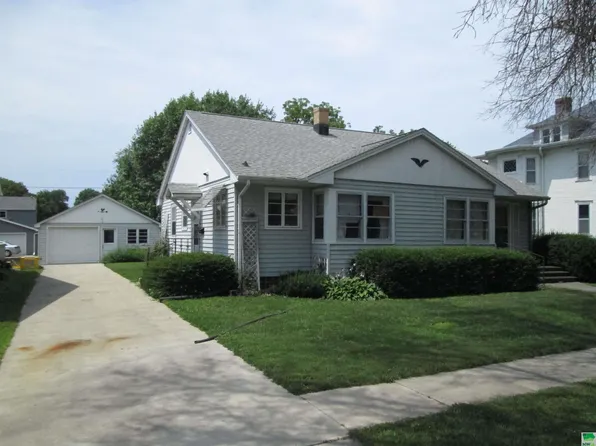 316 S Main St, Paullina, IA 51046
