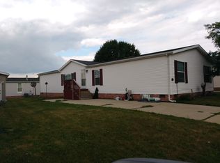 138 Edgewood Ln, Lapeer, MI 48446