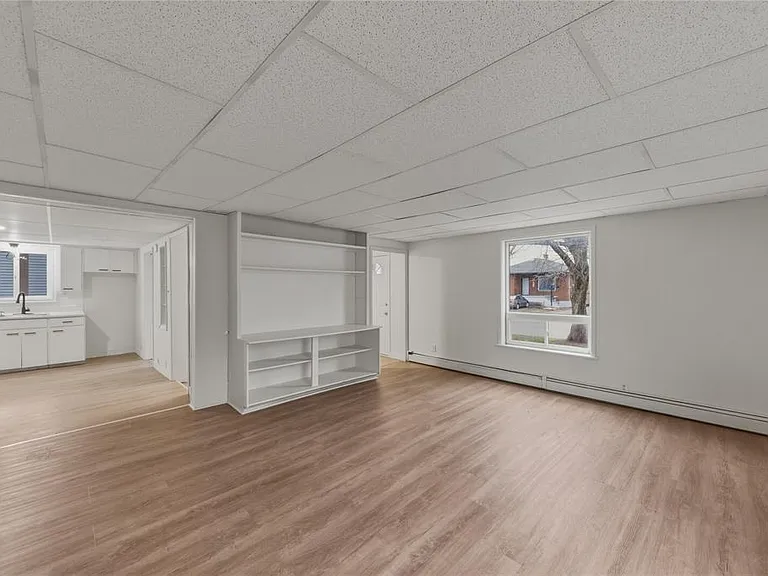 324 Vidal St S #1 — Photo 4