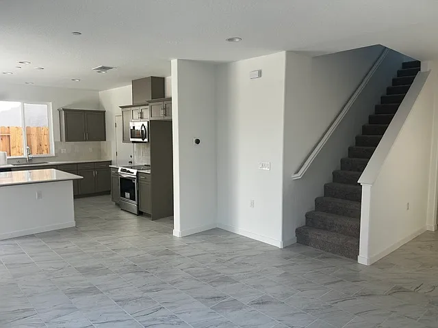 2950 E Veleta Dr — Photo 2