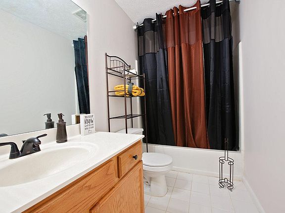 4th image of 245 Odell Ct