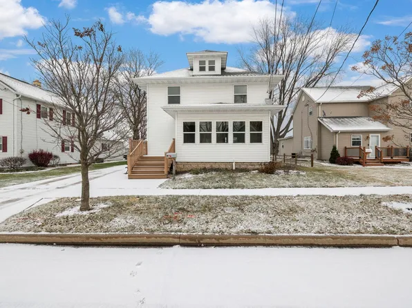 136 E Tobacnoir St, Appleton, WI 54130