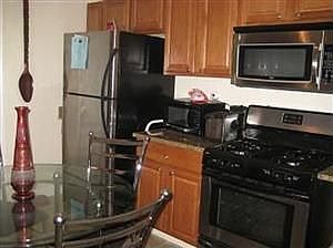 2nd image of 75 Wolcott Ter #1
