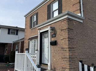7650 W Grennan Pl, Niles, IL 60714