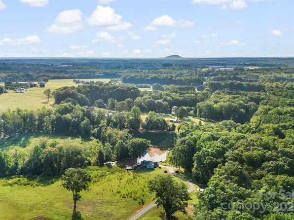 358 Lucille Rd, Bessemer City, NC 28016
