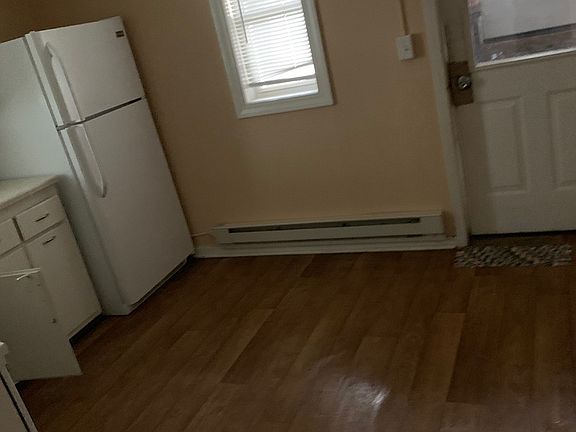 4th image of 307 9th Ave NE